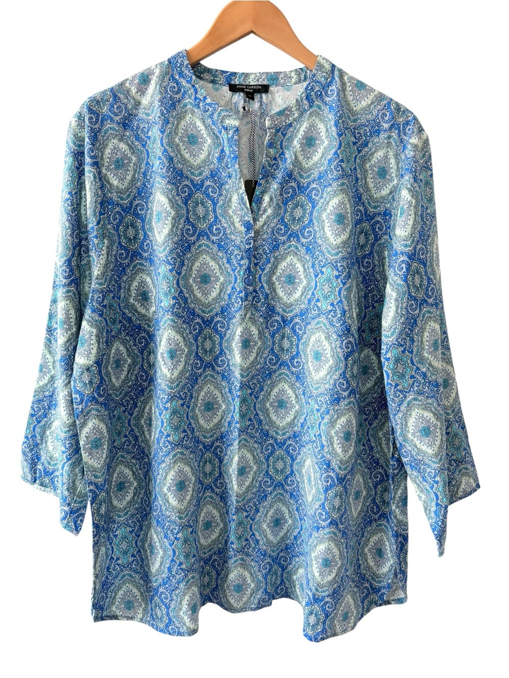 Anne Carson Blue Paisley Print Split-Neck Tunic Top